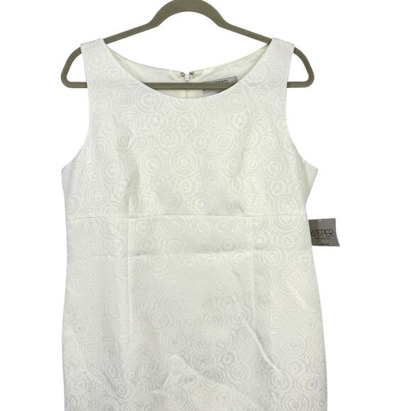 Kasper Artsy Textured Sleeveless Sheath Dress Size 14P White NEW - Picture 2 of 10